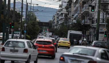 Πτώση δέντρου στη λεωφόρο Αλεξάνδρας: Προβλήματα στην κυκλοφορία των οχημάτων