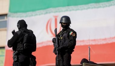 Γαλλία όπως… Ιράν: Εξέτασε τον αποκλεισμό από τα μέσα κοινωνικής δικτύωσης λόγω διαδηλώσεων