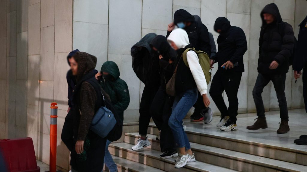 «Χωριάτικο»: Οι 20 «αχυράνθρωποι» και οι 400 εταιρείες στο μικροσκόπιο της ΕΛ.ΑΣ.