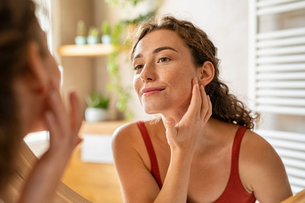 Τι είναι το «πρόσωπο της φερριτίνης» και ποια σημάδια μπορεί να δείχνουν έλλειψη σιδήρου