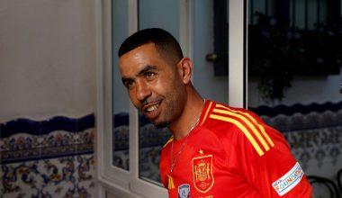 Πατέρας Λαμίν Γιαμάλ: Έφτυσε σερβιτόρα πριν την απονομή της Χρυσής Μπάλας
