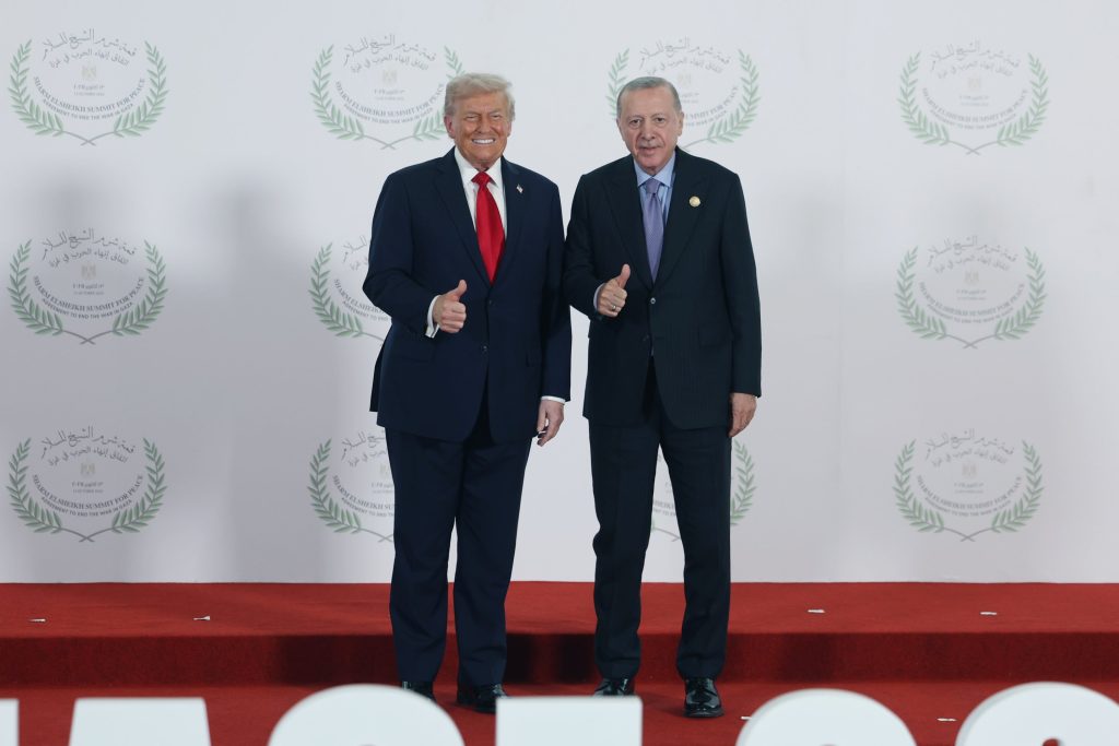 Τηλεφωνική επικοινωνία Τραμπ με Ερντογάν: Στο επίκεντρο της συζήτησης η Μέση Ανατολή