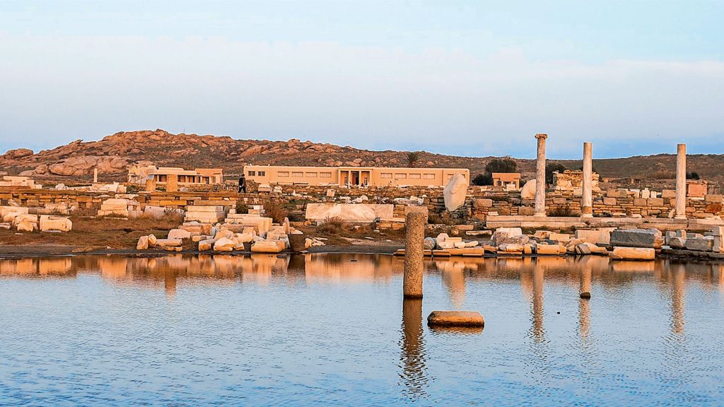 Υπάρχει ελληνικό νησί όπου κάποτε απαγορευόταν να γεννηθείς ή να πεθάνεις
