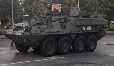 Ντροπή τους: Παρέλαση καρναβάλι με ψεύτικα όπλα και δανεικά «δείγματα»