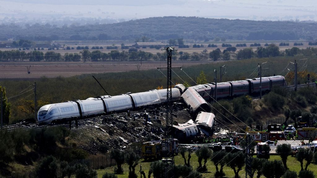 Αυτή είναι η πιθανότερη αιτία για το τραγικό σιδηροδρομικό δυστύχημα με 68 νεκρούς στην Ισπανία