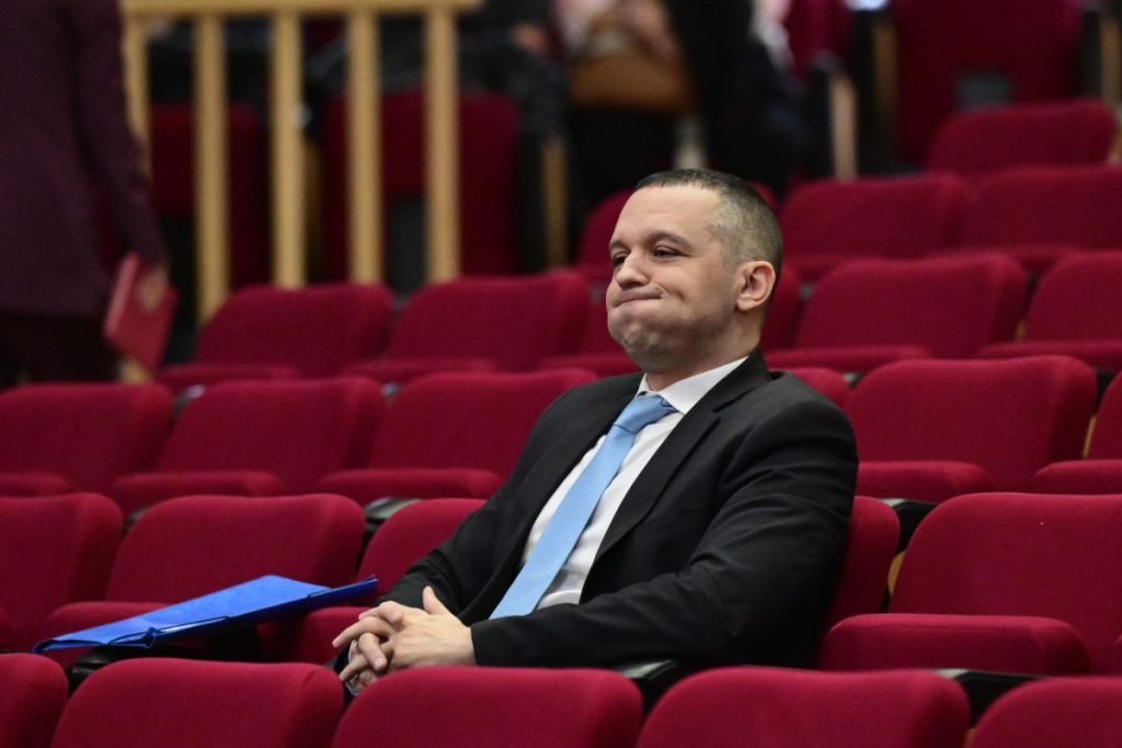 Κι άλλα επεισόδια: Κουκουλοφόροι «έκαψαν» τη Θεσσαλονίκη λόγω της παρουσίας του Η.Κασιδιάρη (βίντεο)