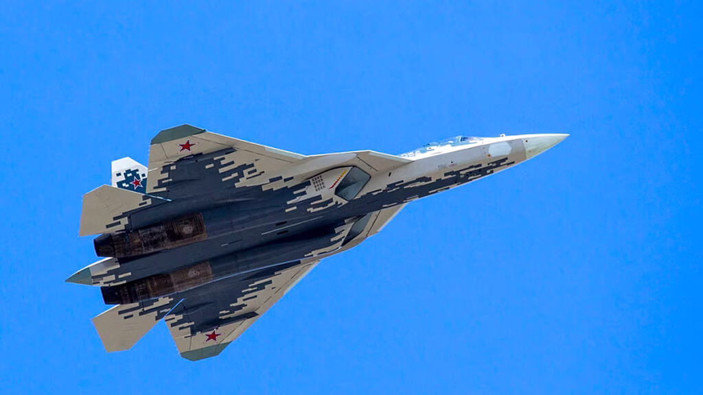 Βίντεο: Ρωσικό Su-57 εκτόξευσε τρεις πυραύλους cruise Kh-59/69 κατά ουκρανικής αεροπορικής βάσης