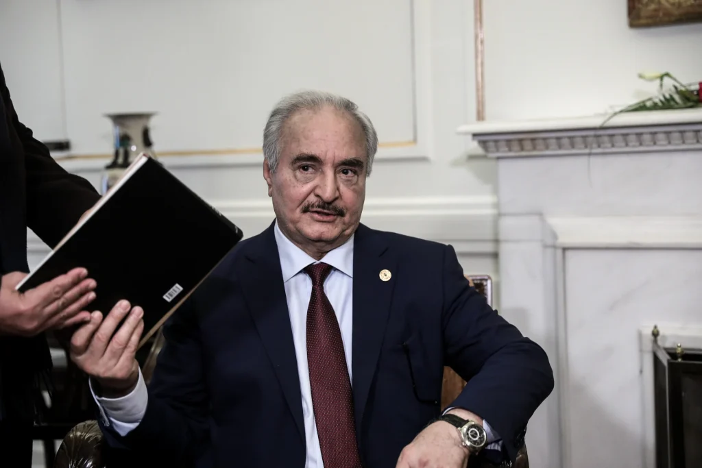 Ανατολική Λιβύη: «Μπλόκο» στην είσοδο υπηκόων του Ιράν και του Αφγανιστάν από την κυβέρνηση Χαφτάρ