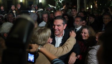 Ποιοι έδωσαν το παρών στην ομιλία του Αλέξη Τσίπρα στην Ηλιούπολη (βίντεο)