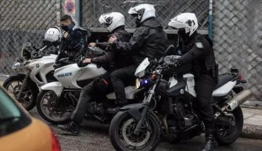 31χρονος στον Άγιο Παντελεήμονα προκάλεσε πανικό σε 50χρονη κλέβοντάς της την αλυσίδα από τον λαιμό