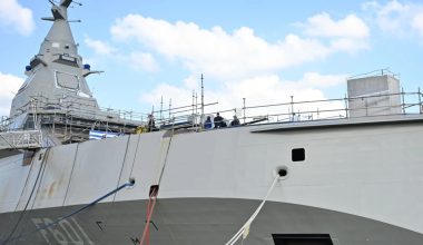 «ΝΕΑΡΧΟΣ»: Υψώθηκε η ελληνική σημαία στη δεύτερη FDI