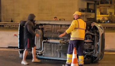 Δείτε βίντεο: Αυτοκίνητο ανετράπη στην Ε.Ο. Θεσσαλονίκης-Μουδανίων
