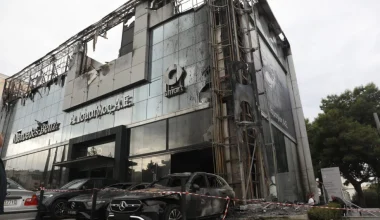 Γλυφάδα: Πού στρέφεται η προσοχή των Αρχών για τη φωτιά στην αντιπροσωπεία