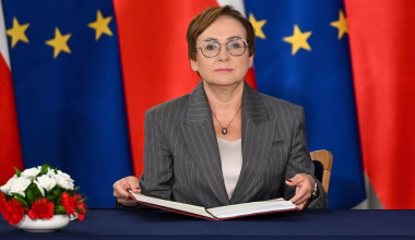 Στην Πολωνία συζητάται η Άννα Πιοτρόφσκα: Ποια είναι η γυναίκα-πρωταγωνίστρια των τελευταίων ημερών