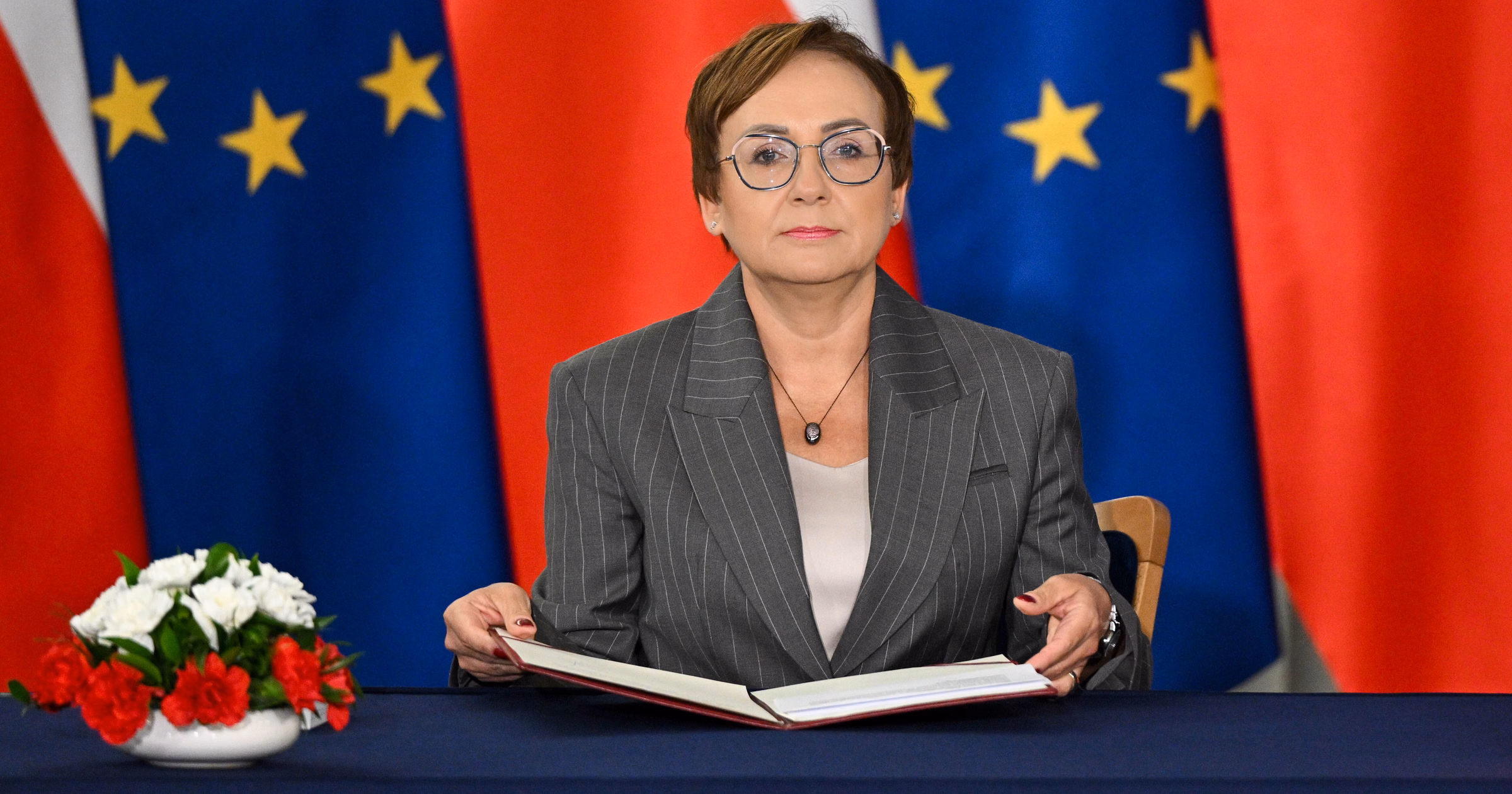 Στην Πολωνία συζητάται η Άννα Πιοτρόφσκα: Ποια είναι η γυναίκα-πρωταγωνίστρια των τελευταίων ημερών