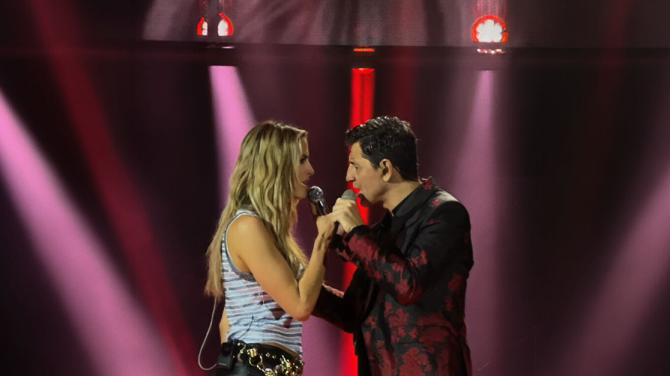 Sold out η πρεμιέρα έκαναν Σάκη Ρουβά – Κατερίνας Λιόλιου στο Enastron