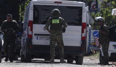 Καλλιθέα: Τηλεφώνημα για εκρηκτικό μηχανισμό σε αυτοκίνητο – Διακόπηκε η κυκλοφορία