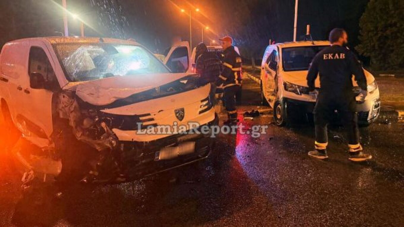 Σοβαρό τροχαίο στη Λαμία: Διαλύθηκαν δύο οχήματα μετά τη σύγκρουση – Δείτε φωτογραφίες