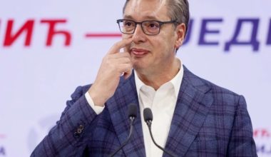 Η «Φοιτητική Λίστα» έβαλε λουκέτο στην ΑLTA Bank που συνδέεται με τον Α.Βούτσιτς – Ο λόγος