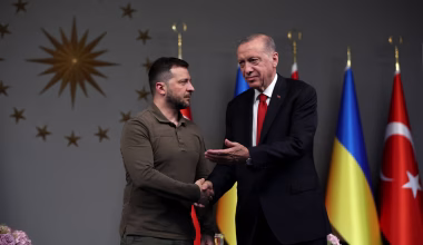 Βίντεο: Στην Κωνσταντινούπολη ο Β.Ζελένσκι – «Μας περιμένουν σημαντικές συνομιλίες»